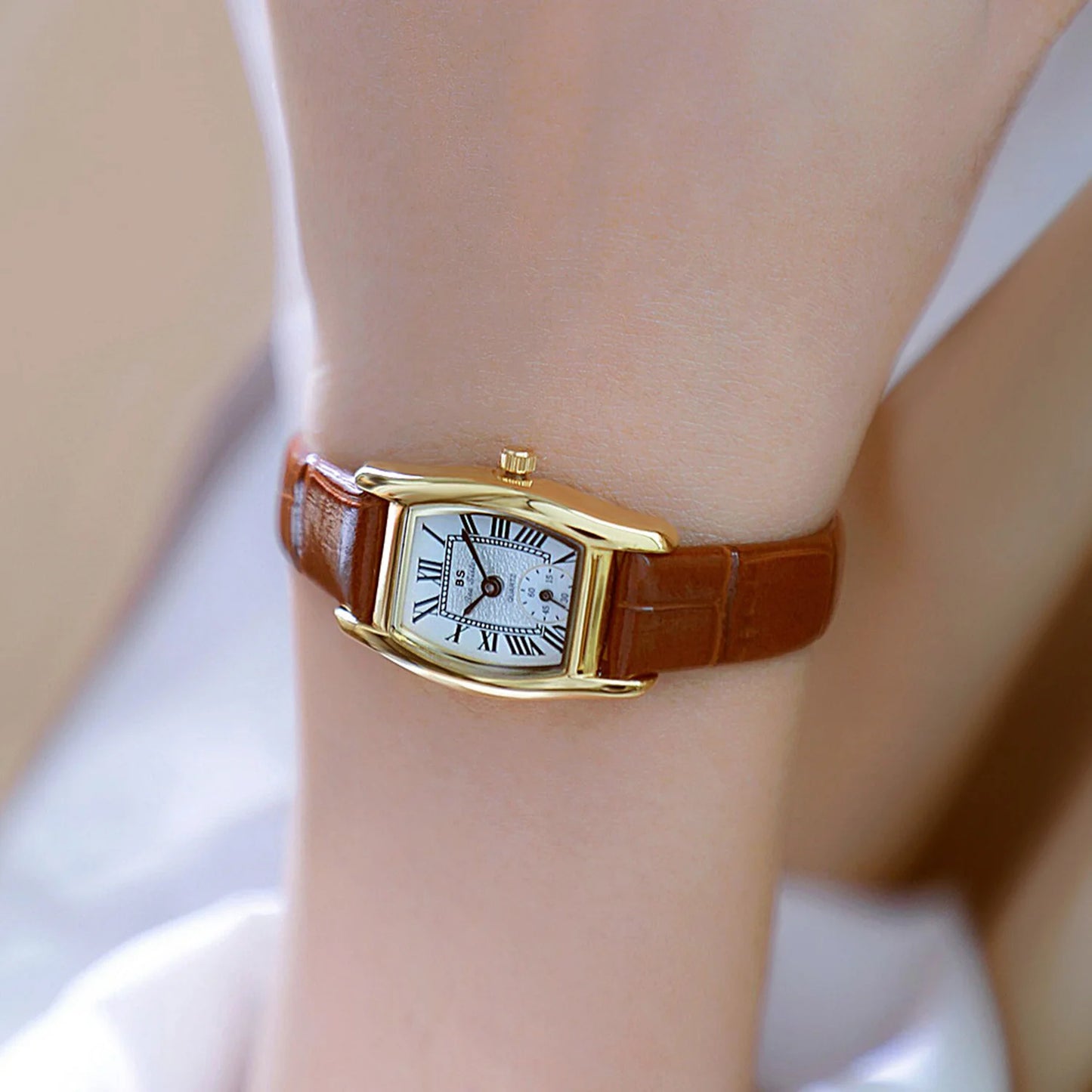 Watches For Women Elegant Vintage Rectangle Ladies Watch With Brown Small Leather