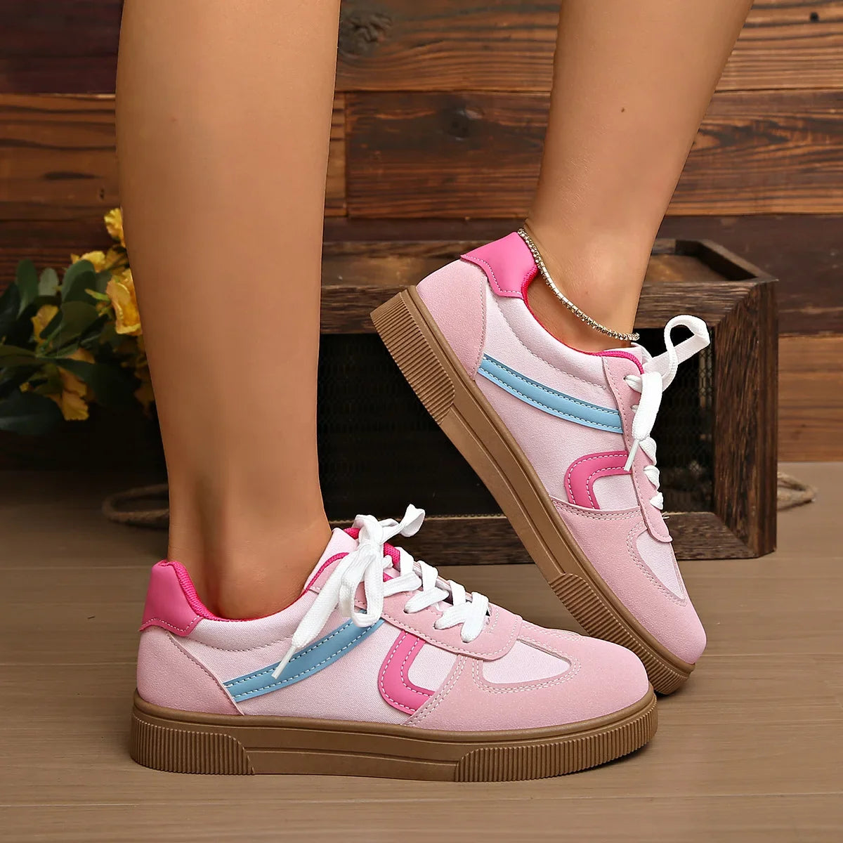 Women's Flat Bottom Sports Shoe