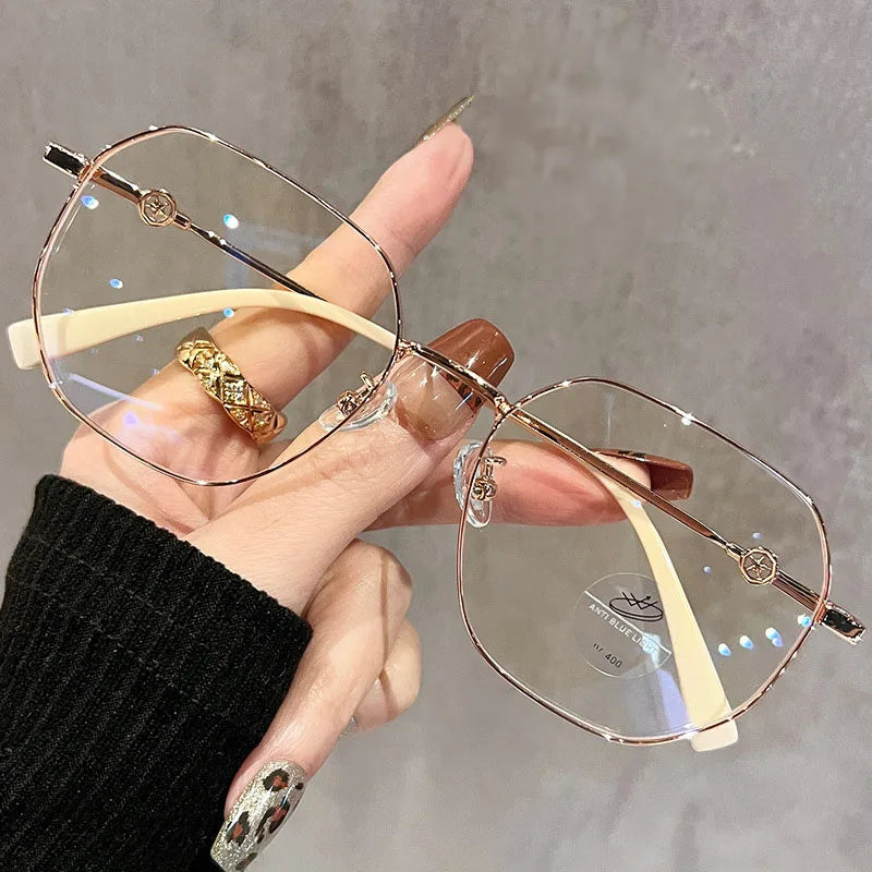 Fashionable Trendy Glasses For Women With Polygonal Glasses