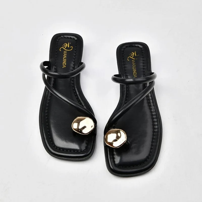 Women'S Summer Low-Heeled Sandals with a Clip Toe Design