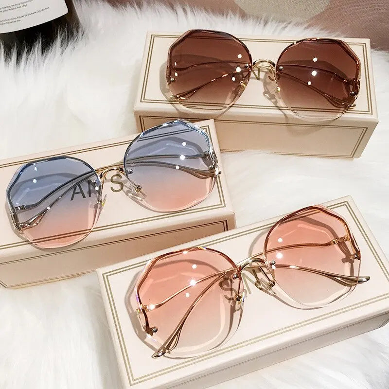 Women Metal Vintage Stylish  Oversized Square Sun Glasses