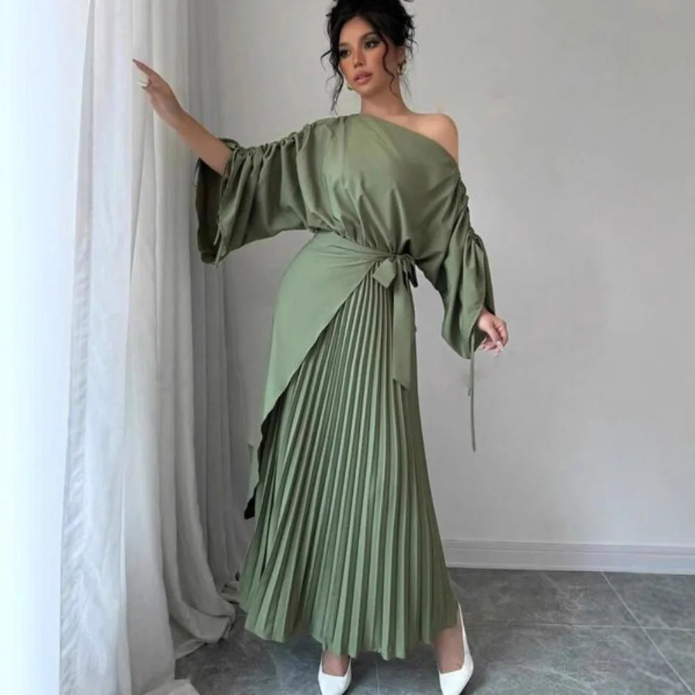 Solid-color Pleated Evening Dress with A Belt